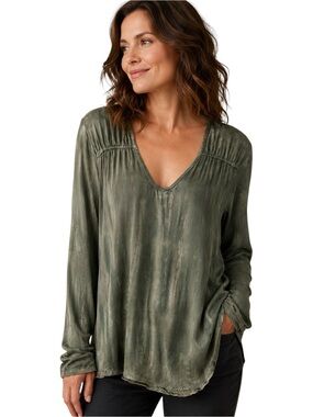 XCVI Women's Green Tie Dye V-Neck Tunic Top Size M Rayon
Blend